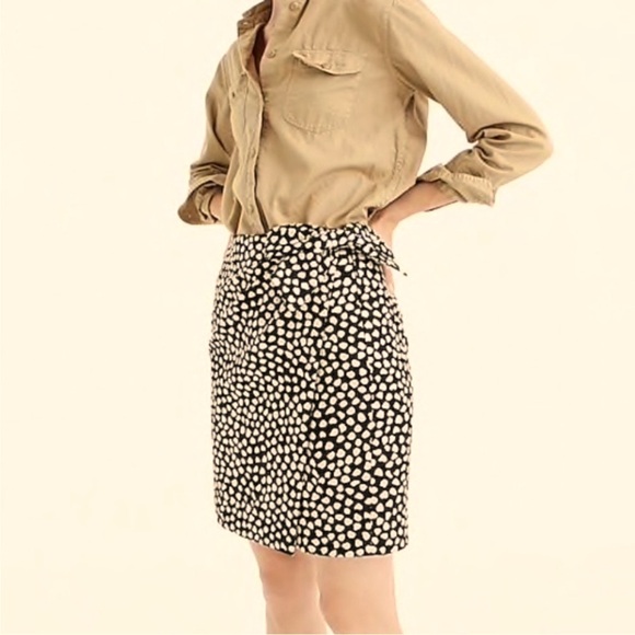 NWT. J. Crew Black with Gold Metallic Jacquard Satin Lined Skirt - Picture 7 of 14